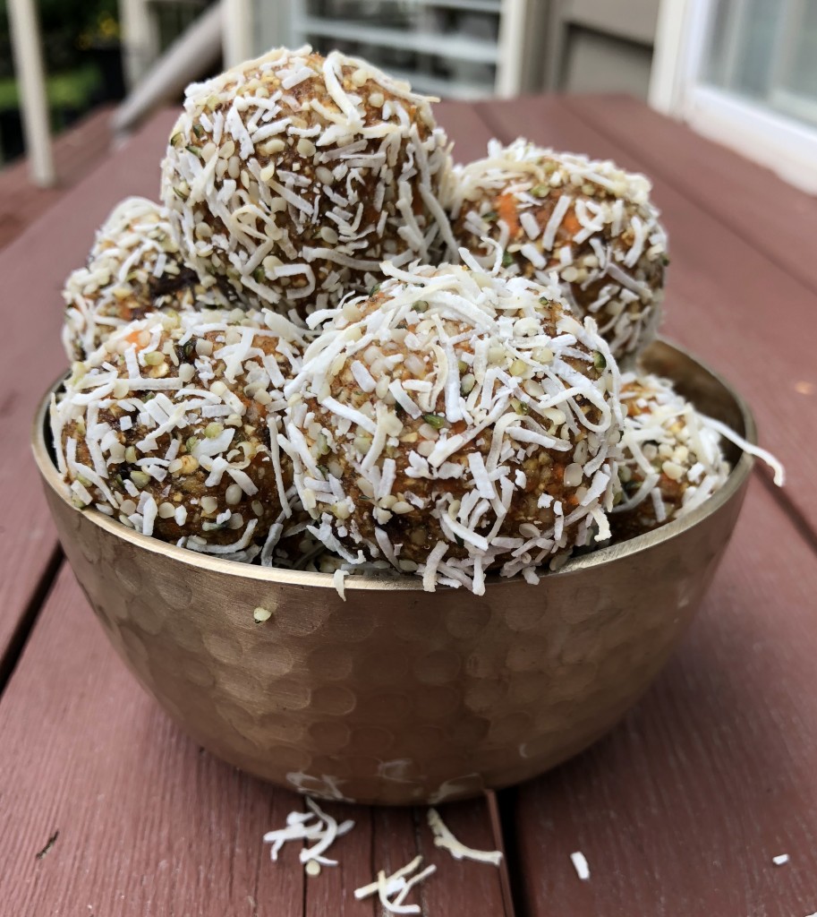 carrot cake balls with cashews